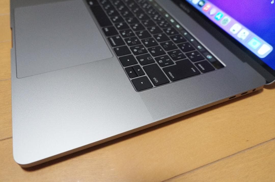 MacBook本体 MacBook Pro 15 i7 16G 512G Raedon Office