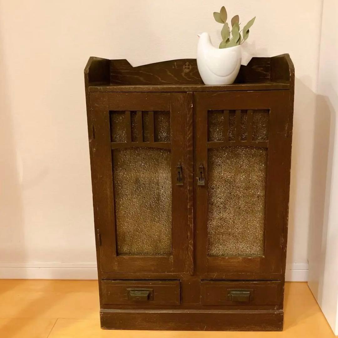 ガラス扉のキャビネット 引き出し付き 食器棚 昭和レトロ　アンティーク
