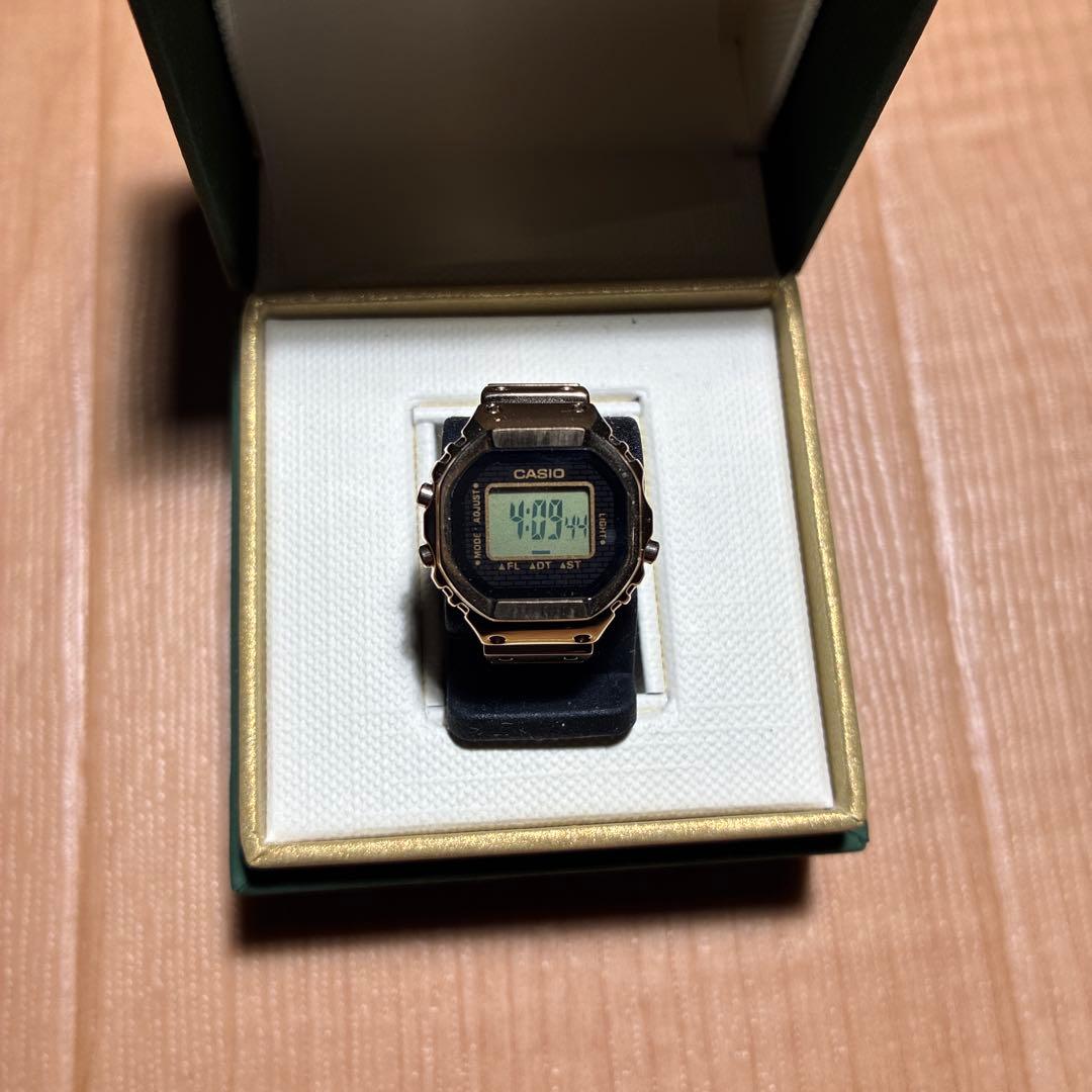 カシオリングウォッチ　ゴールド CRW-001G-9JR