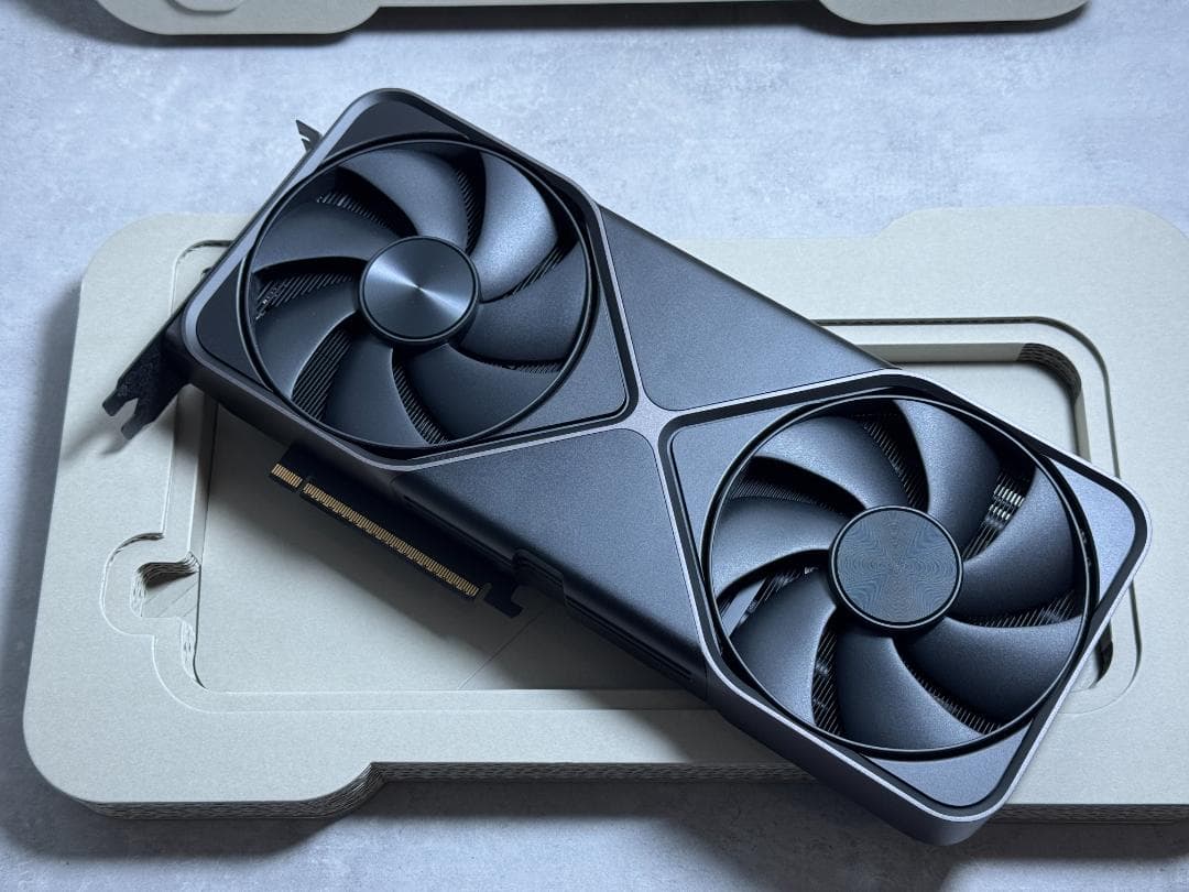 グラフィックボード・グラボ・ビデオカード NVIDIA RTX 5090 Founders Edition