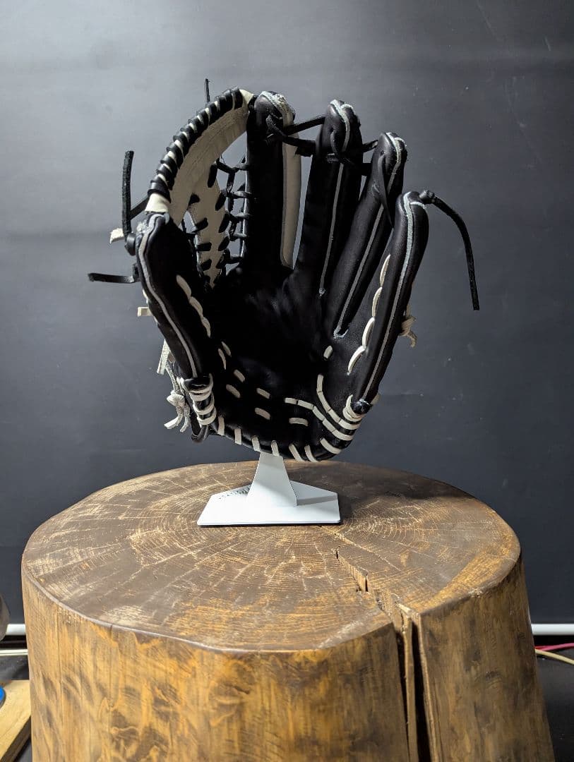 ブラック×ホワイト 軟式外野手用野球グローブ