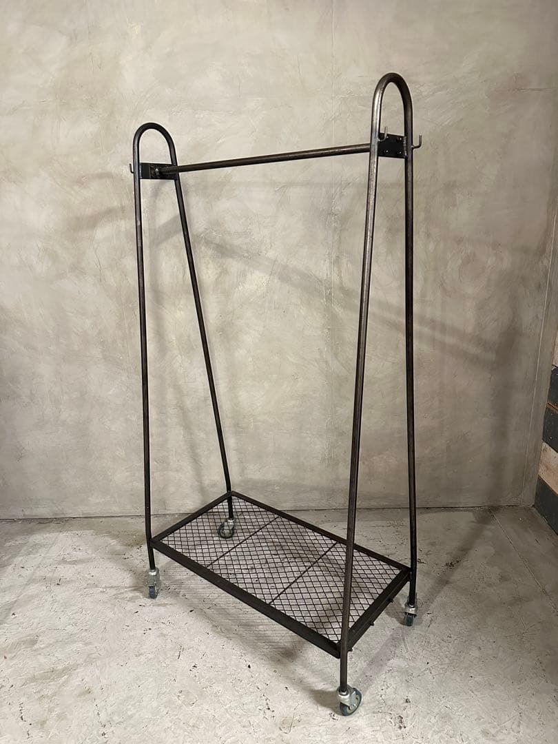 【東京都内23区配送無料】定価4万円　アイアン　ハンガー　ラック　スタンド