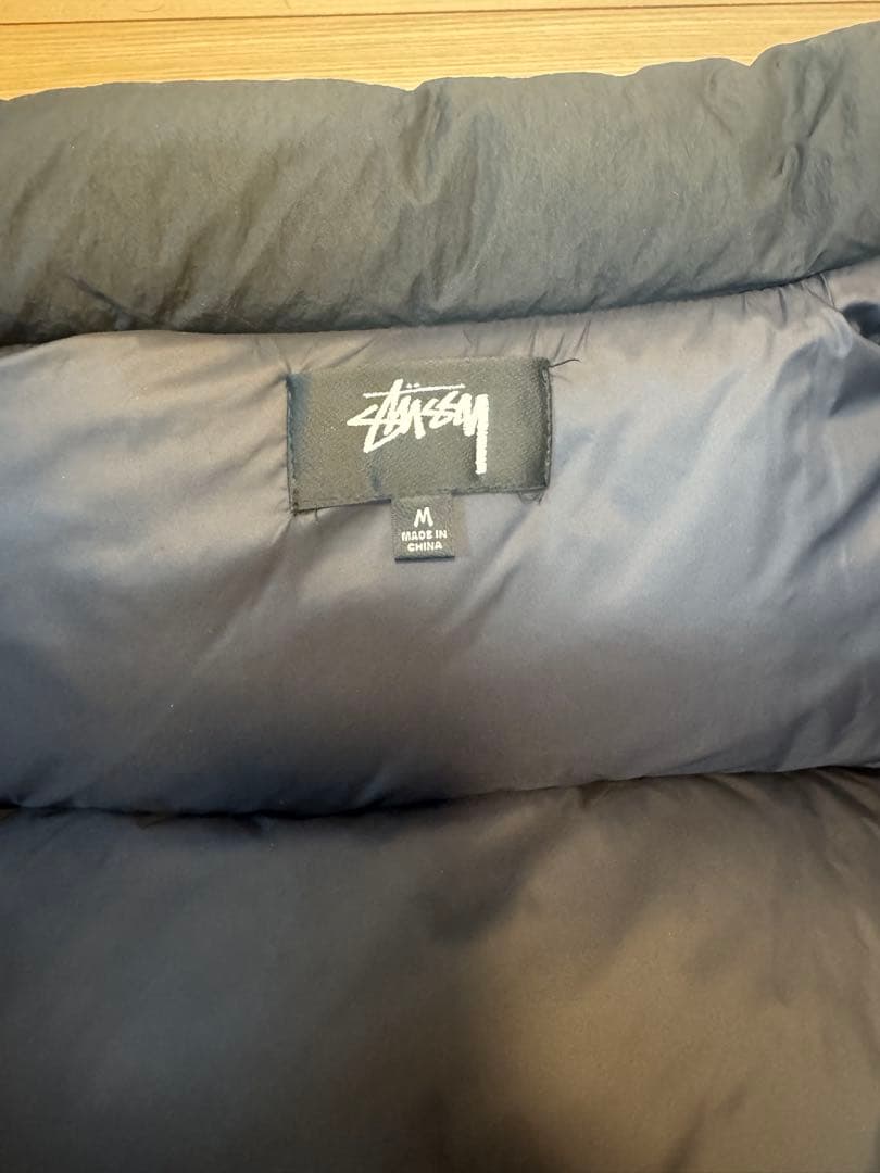 stussy ダウン　ブラック　M