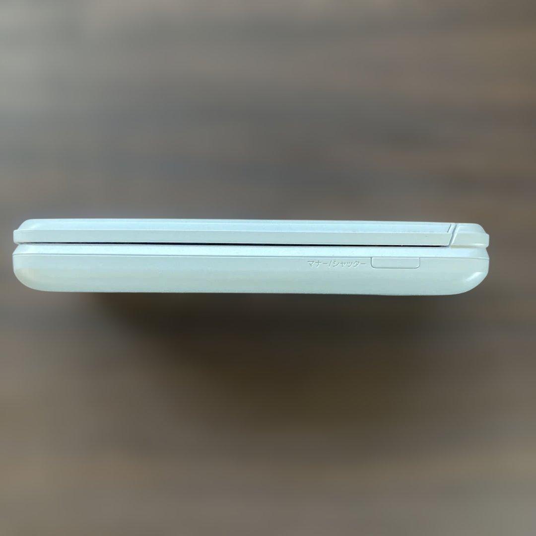 【SIMロック解除済】au GRATINA KYF42(箱・取説付)ホワイト