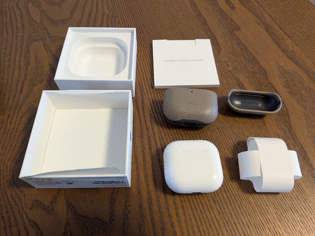 【美品】AirPods4 アクティブノイズキャンセリング搭載 保護ケース付き