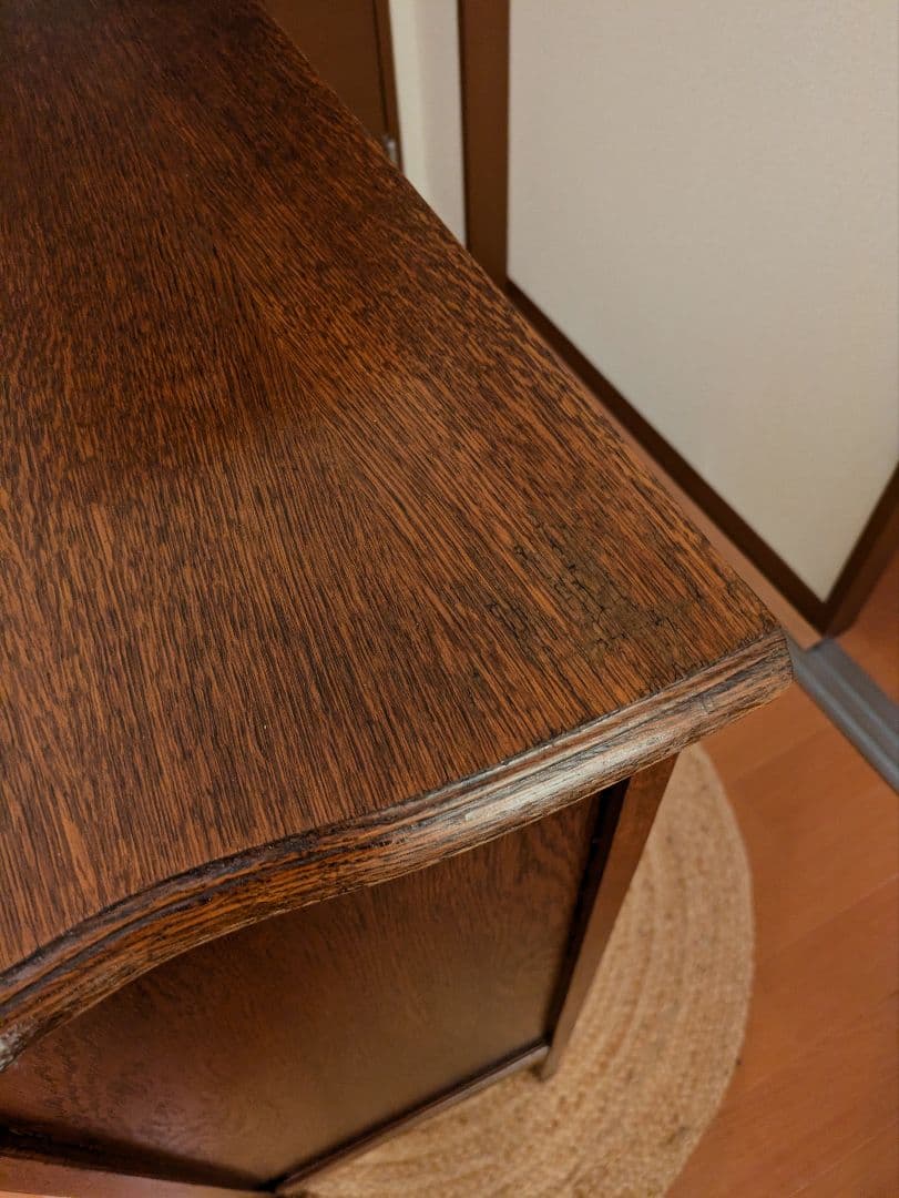 ルーマニア製 オーク材 猫脚チェスト