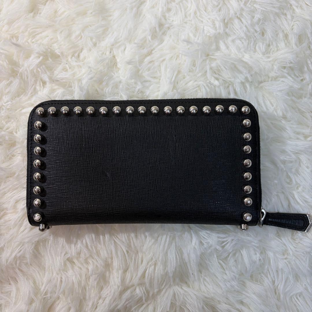 【✨美品✨】フェンディ カーリト スタッズ ラウンドジップ 長財布 ブラック