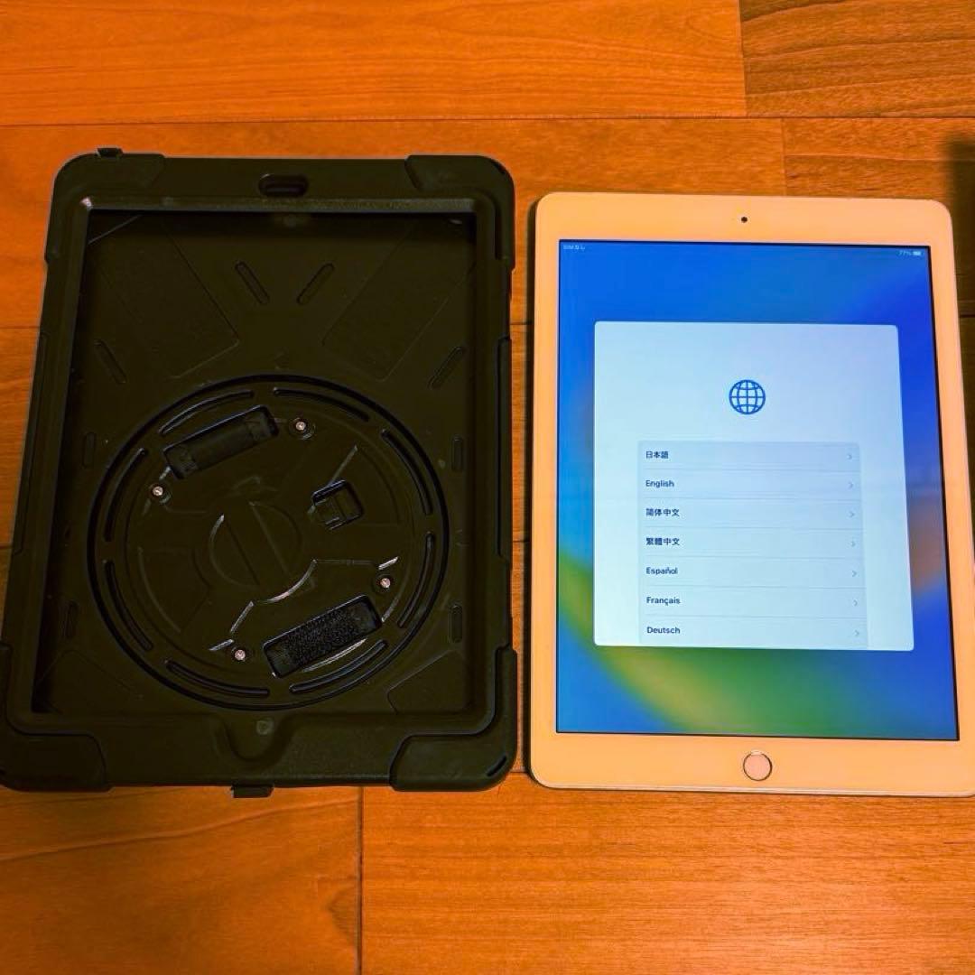 iPad 第6世代　Wi-Fi＋Cellularモデル 9.7インチ ケース付き