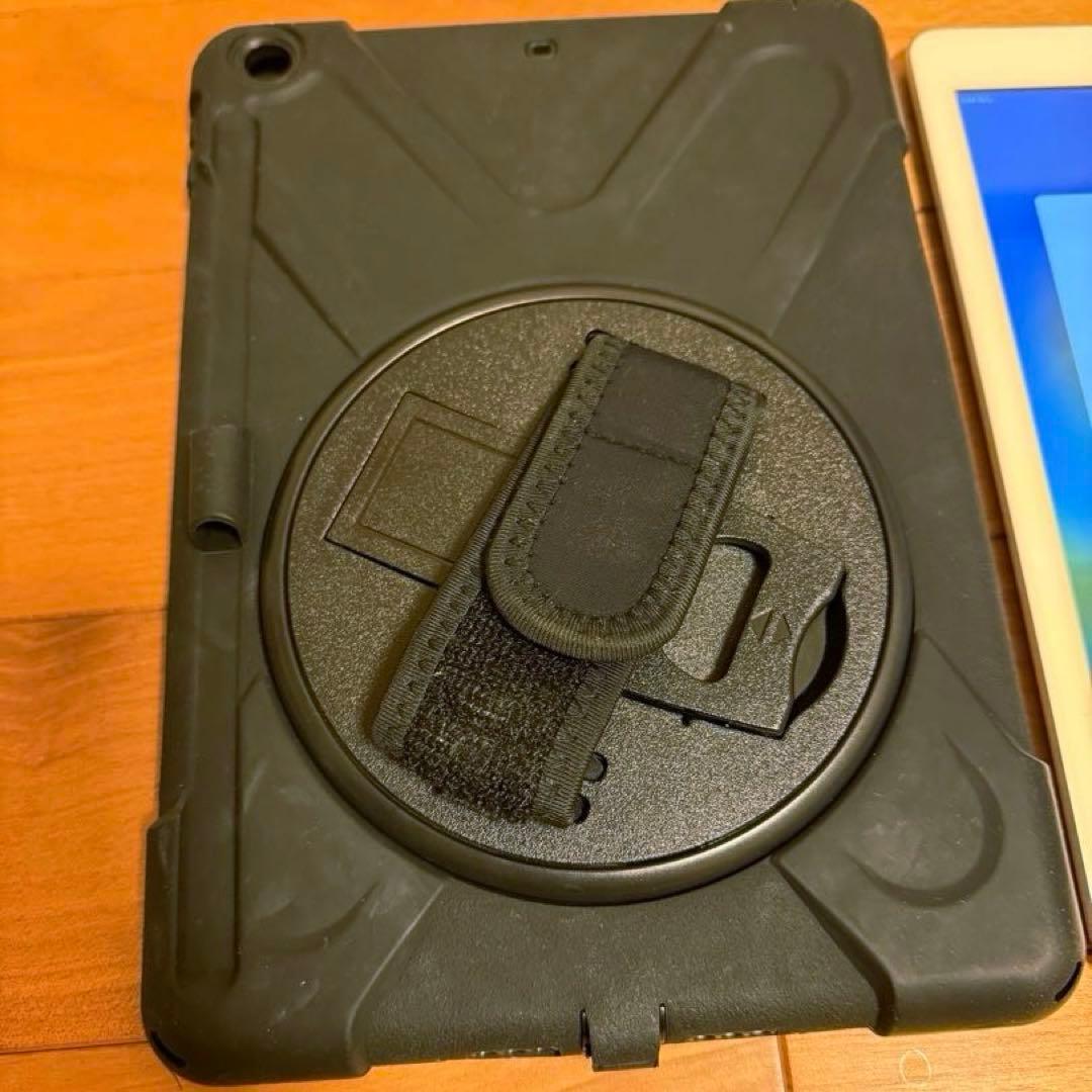 iPad 第6世代　Wi-Fi＋Cellularモデル 9.7インチ ケース付き