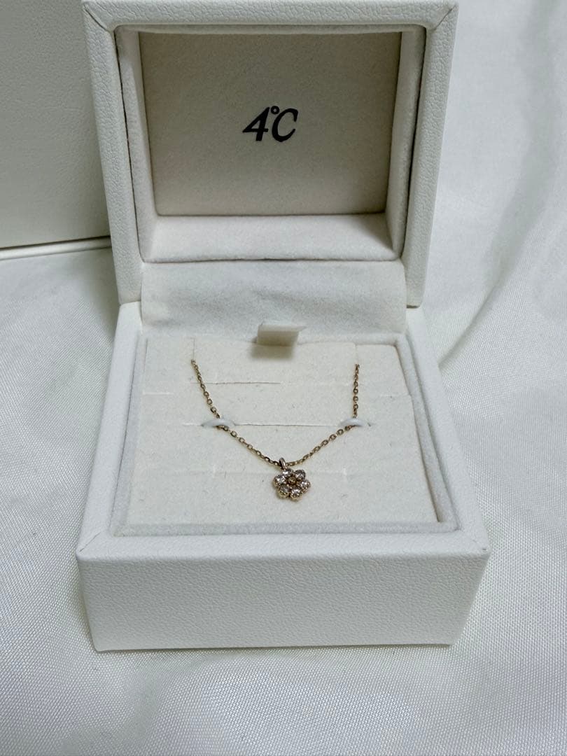 4°C K10 花モチーフ ネックレス