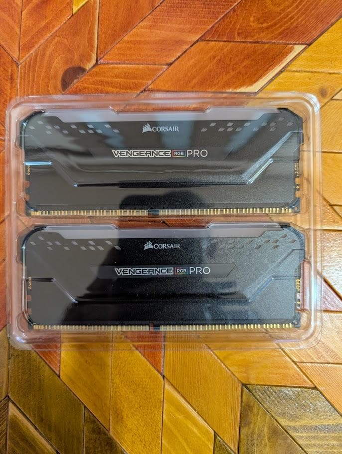 CORSAIR VENGEANCE RGB PRO 8GX2枚とおまけ付き