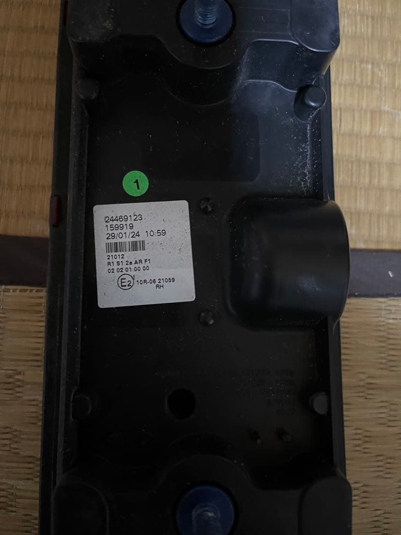 VOLVO ボルボ純正テールランプ 右側のみになります