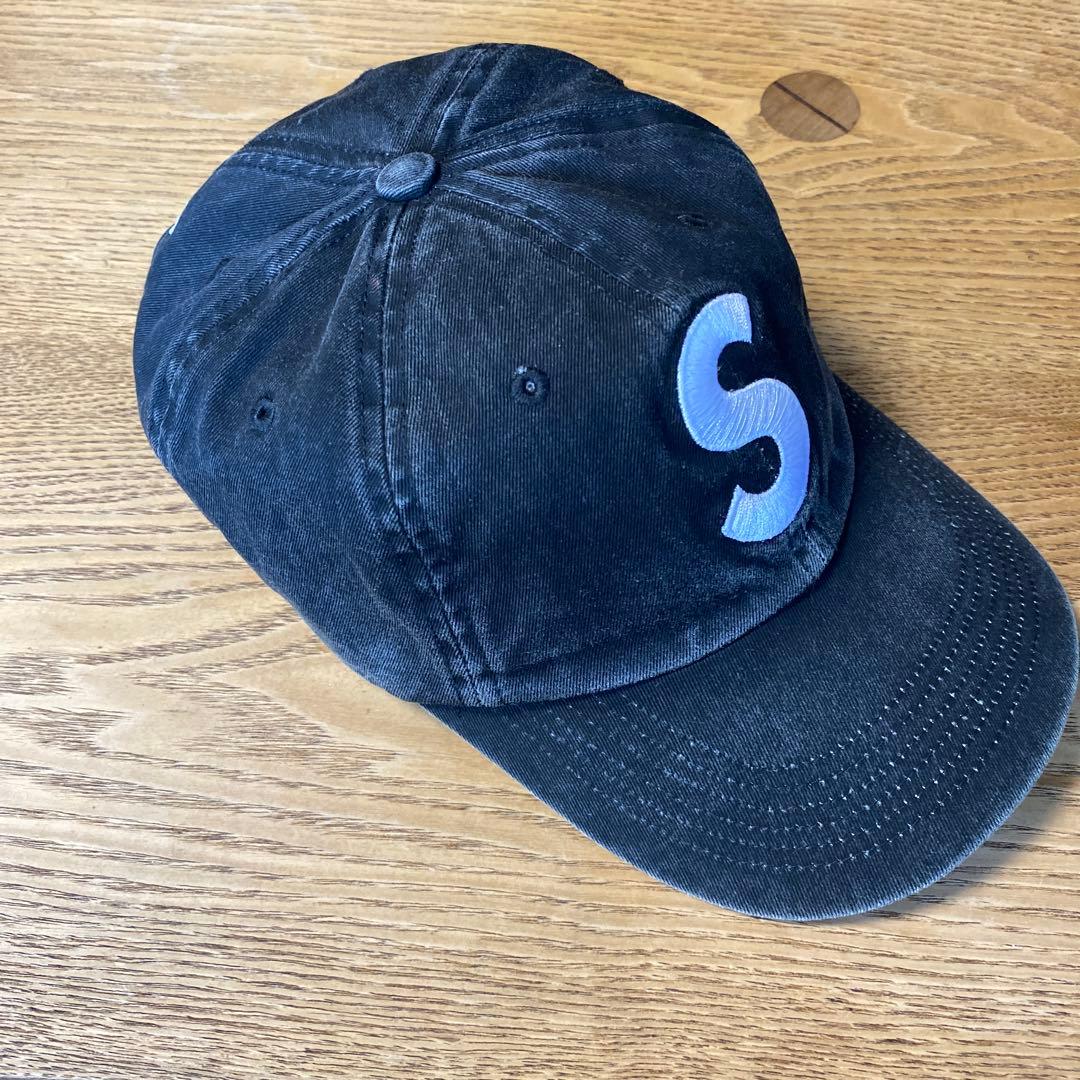 SUPREME 黒 Sロゴキャップ