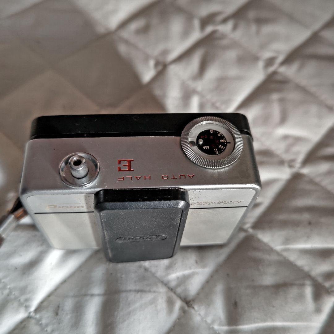 Ricoh Auto Half E コンパクトフィルムカメラ