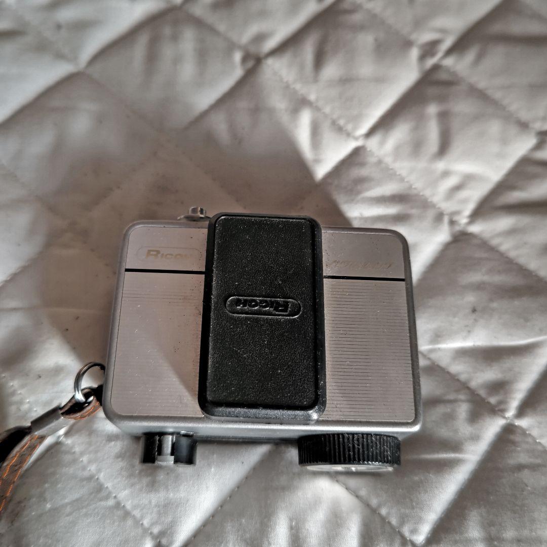 Ricoh Auto Half E コンパクトフィルムカメラ