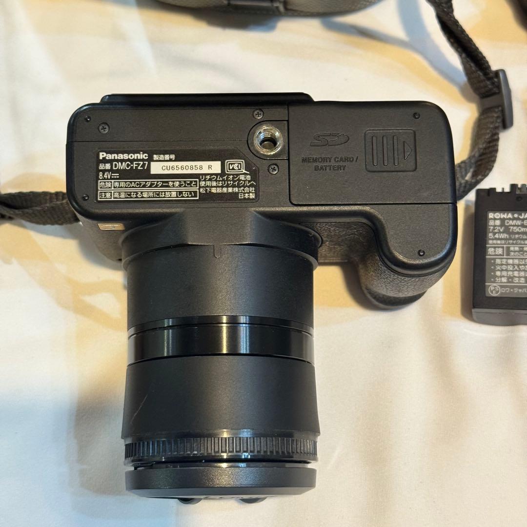 567＊Panasonic　LUMIX　デジタルカメラ　DMC-FZ7　ケース付