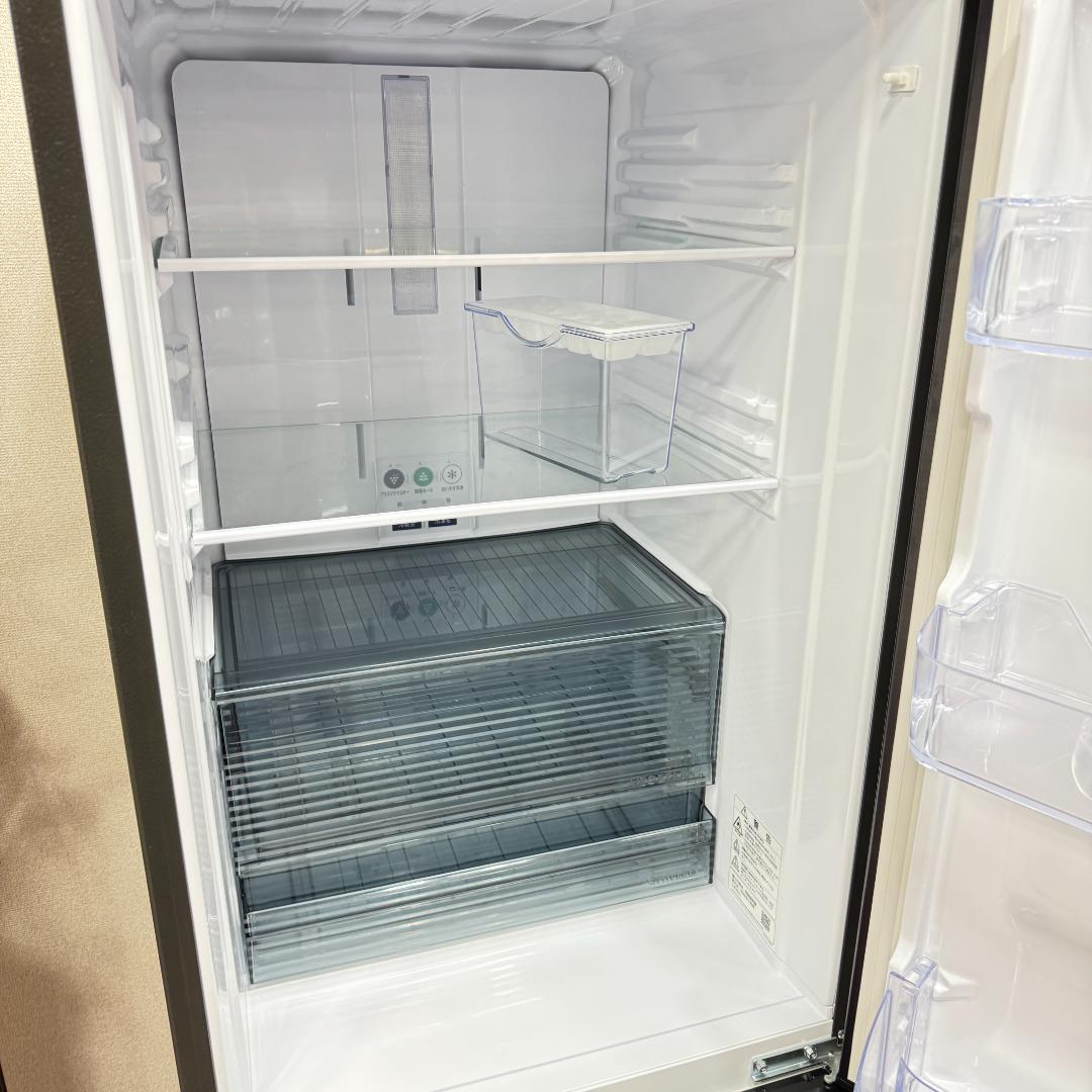 東京23区送料無料　超美品シャープ2022年製　2ドア310L　洗浄/除菌済み