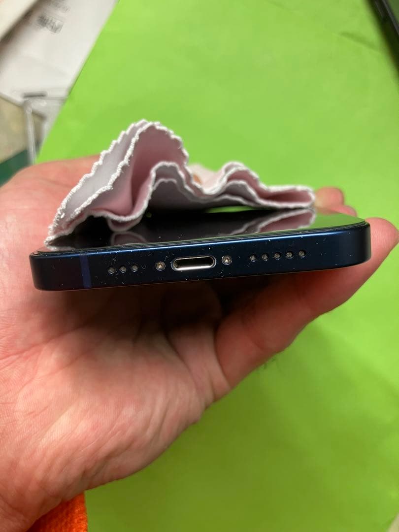 きゅーぴー商品　Apple iPhone12 ブルー