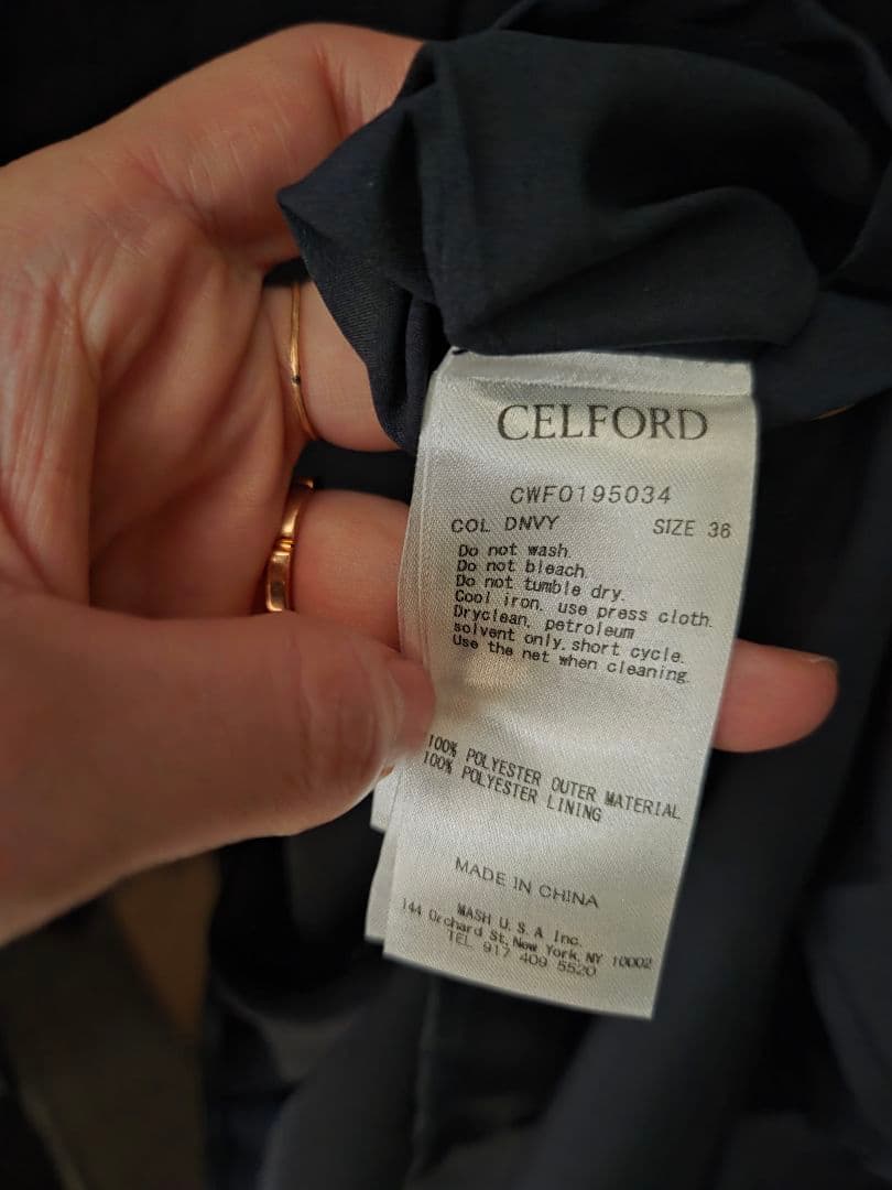 美品　セルフォードひざ丈ワンピース 長袖