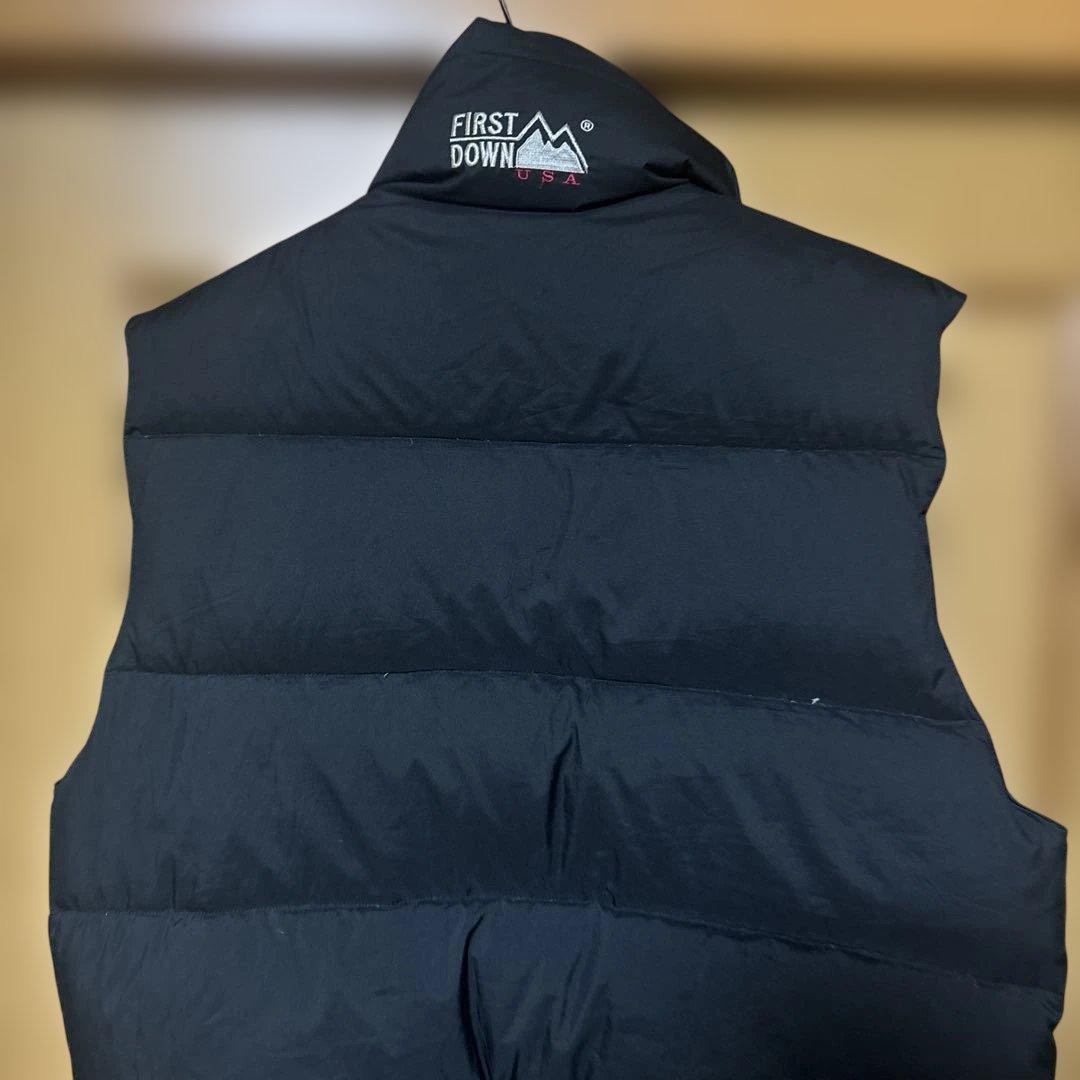 FIRST DOWN ブラック ダウンベスト
