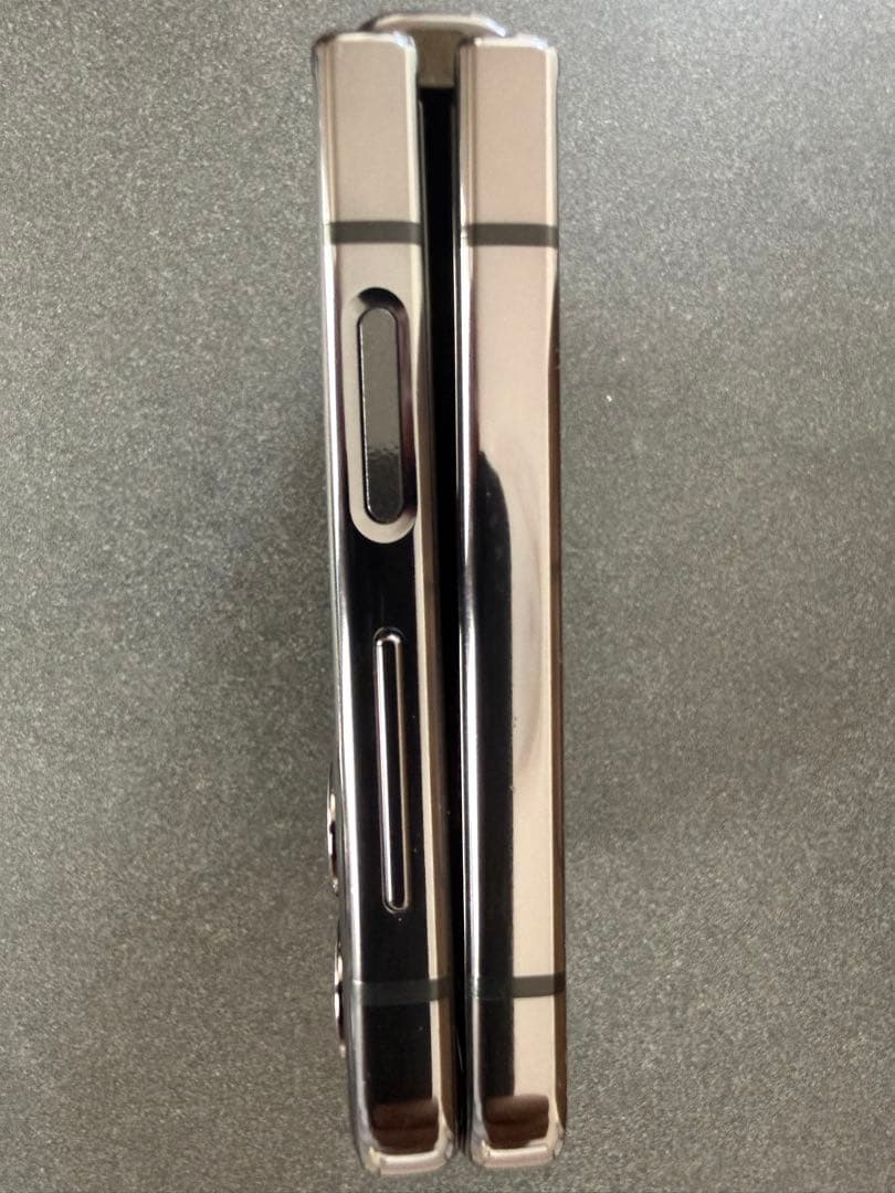 ▲Galaxy Z Flip4▲グラファイト▲SM-F721C▲ サムスン▲