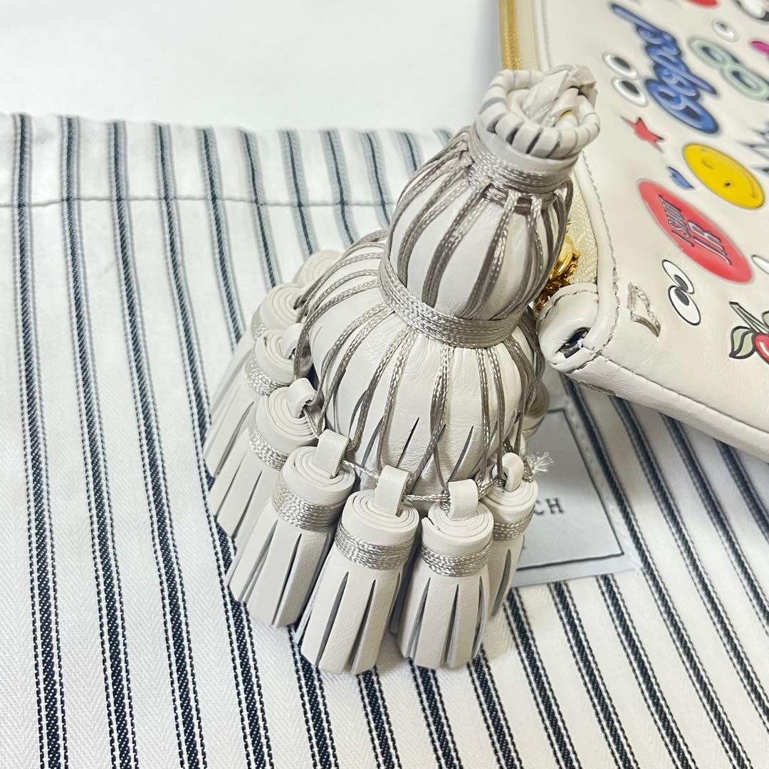 ANYA HINDMARCH ステッカーデザイン クラッチバッグ　フリンジ