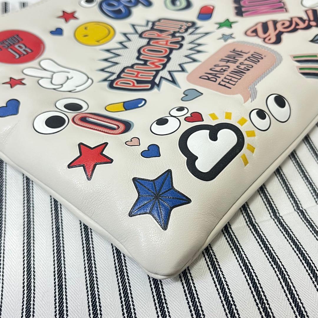 ANYA HINDMARCH ステッカーデザイン クラッチバッグ　フリンジ
