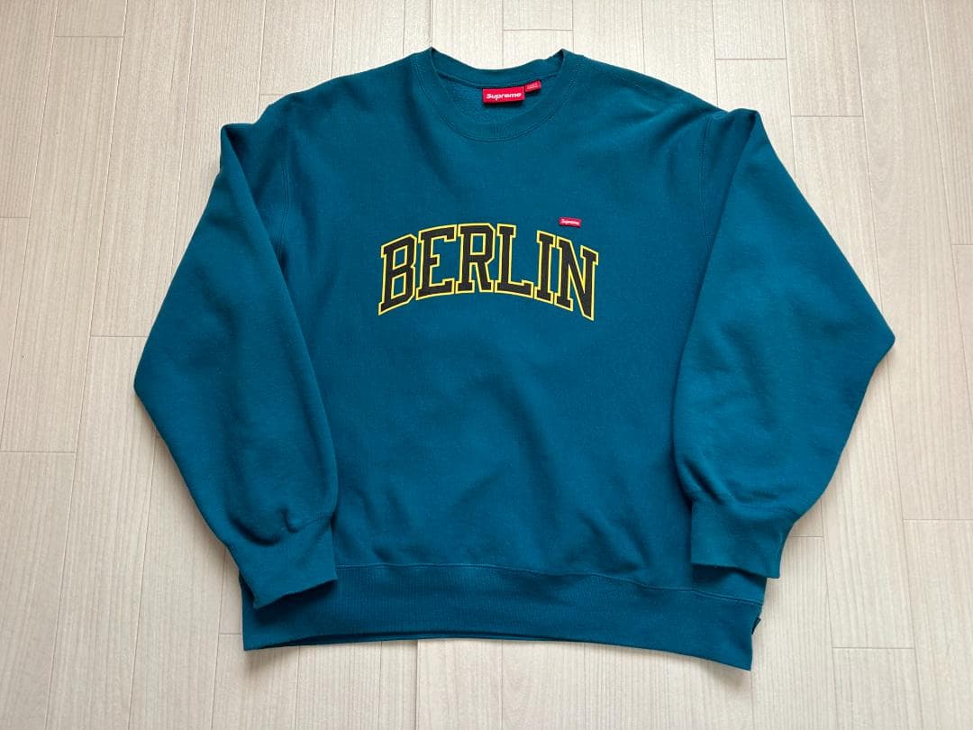 トップス Supreme Berlin Shop Small Box Crewneck L