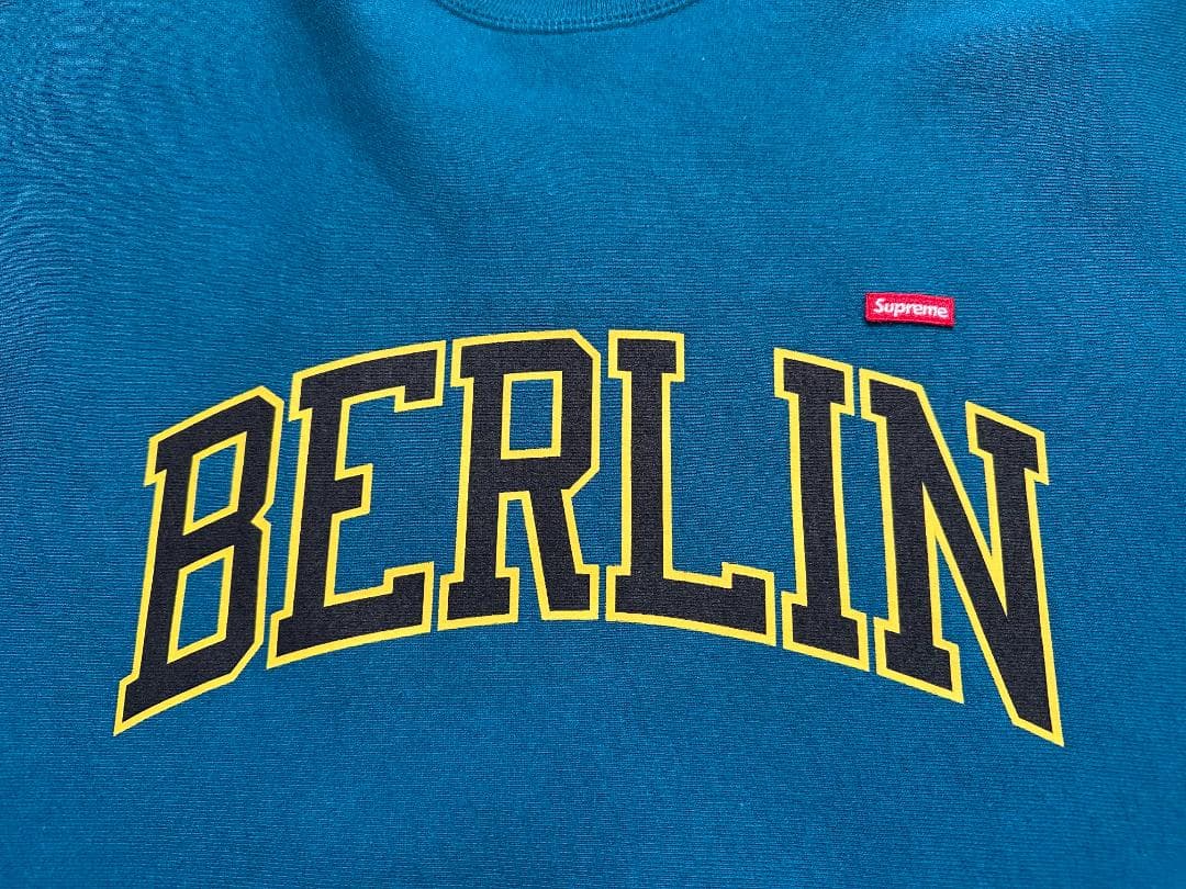 トップス Supreme Berlin Shop Small Box Crewneck L