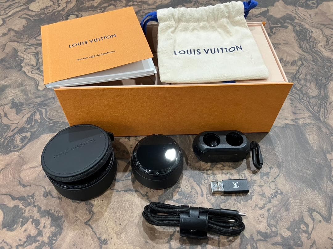 ヴィトン QAB210 ホライゾン ライトアップ イヤホン アセテート ブラック