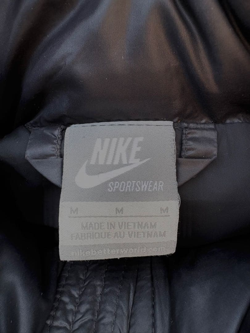 Nike ブラックダウンジャケット