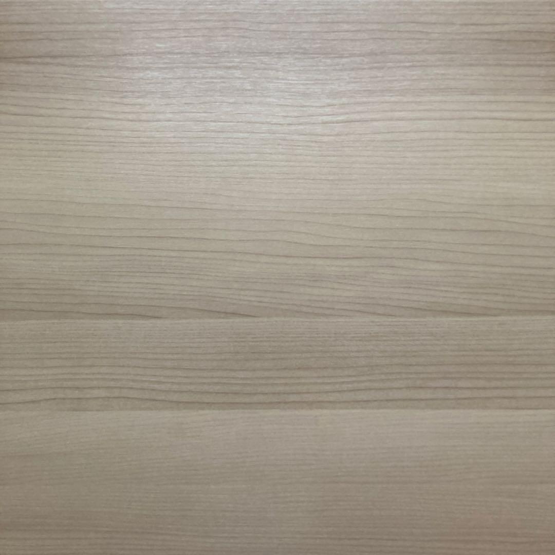 折りたたみデスク。天板・ナチュラル、フレーム・ブラック。