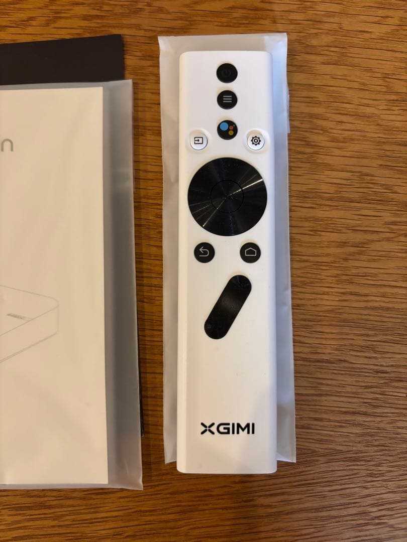 XGIMI Elfin プロジェクター本体（マンフロットミニ三脚付き）