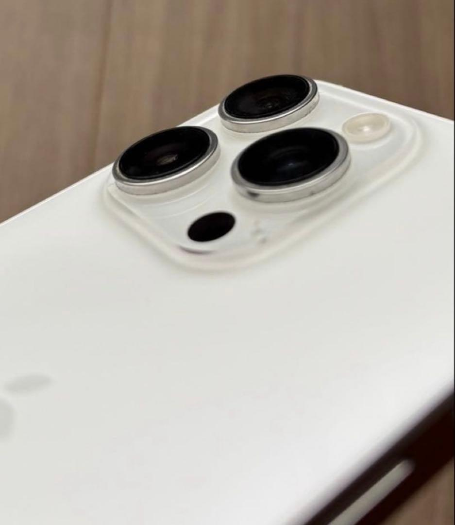 本日最終値下げ希少！コメント要　美品　iPhone16pro ホワイトチタニウム