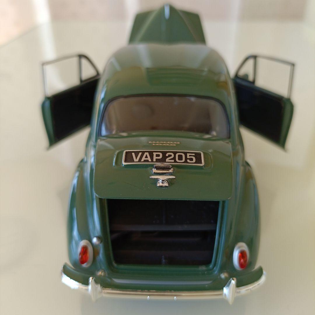 ミニチャンプス製　モーリスマイナー