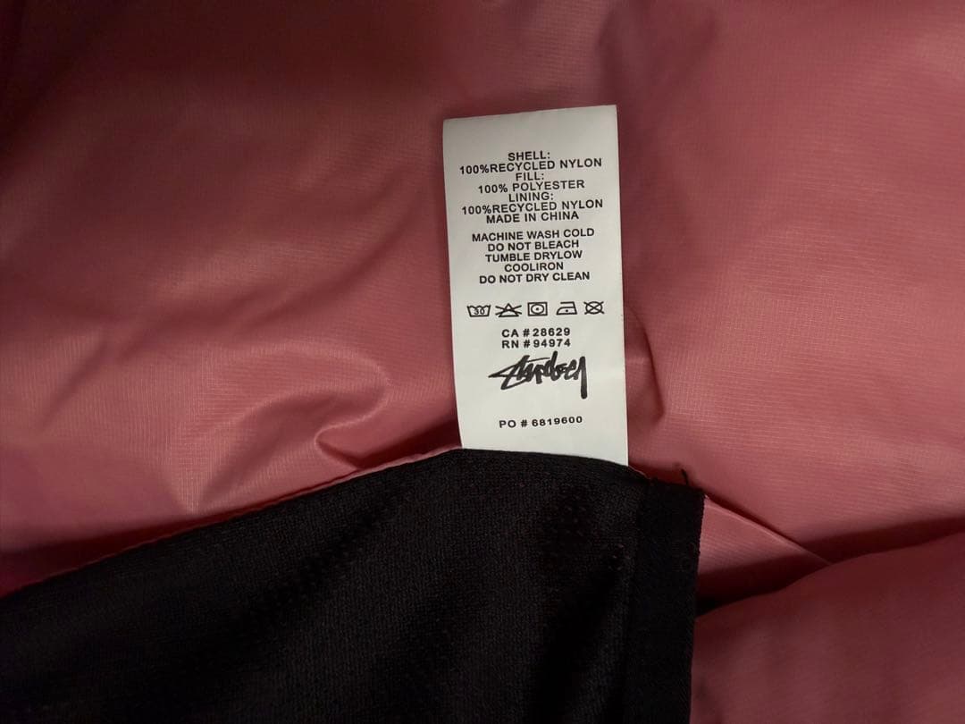 ステューシーブラックピンクダウン正規品800FILL