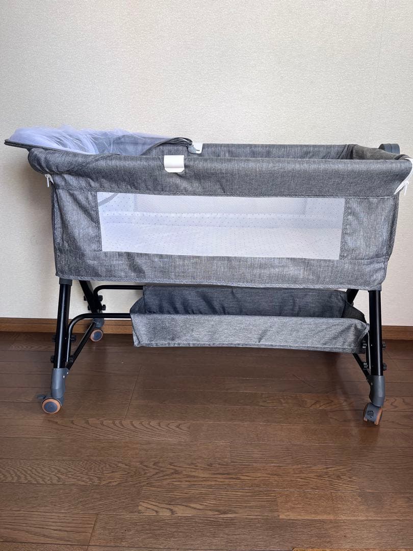 折りたたみ可能ベビーベッド