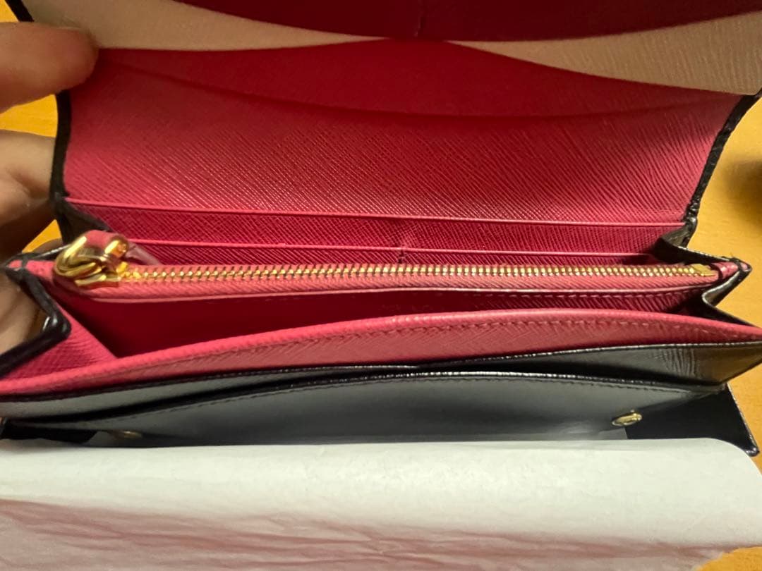 PRADA サフィアーノマルチカラー長財布　ブラック　ピンク