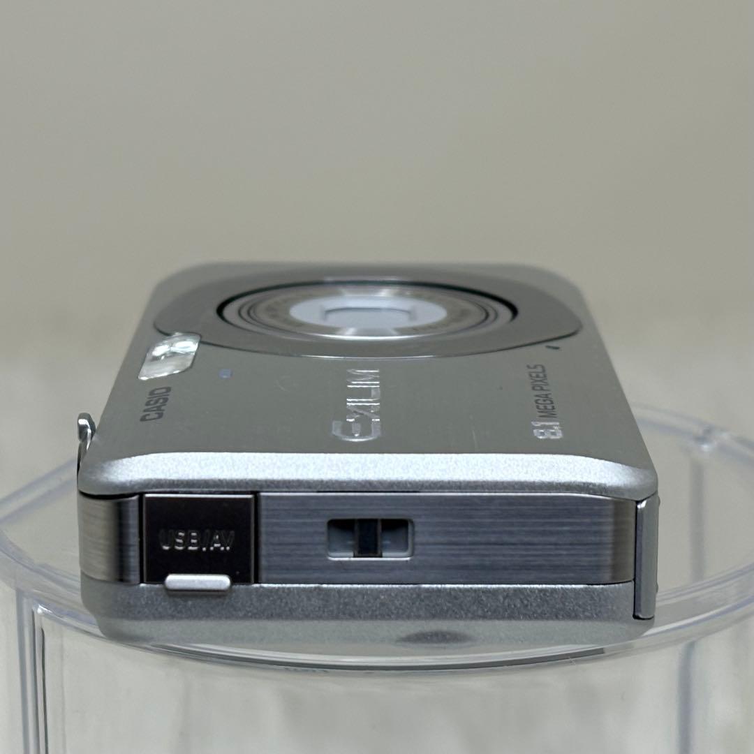 美品　CASIO エクシリム　EX-Z80 充電器 シルバー　コンデジ　動作品