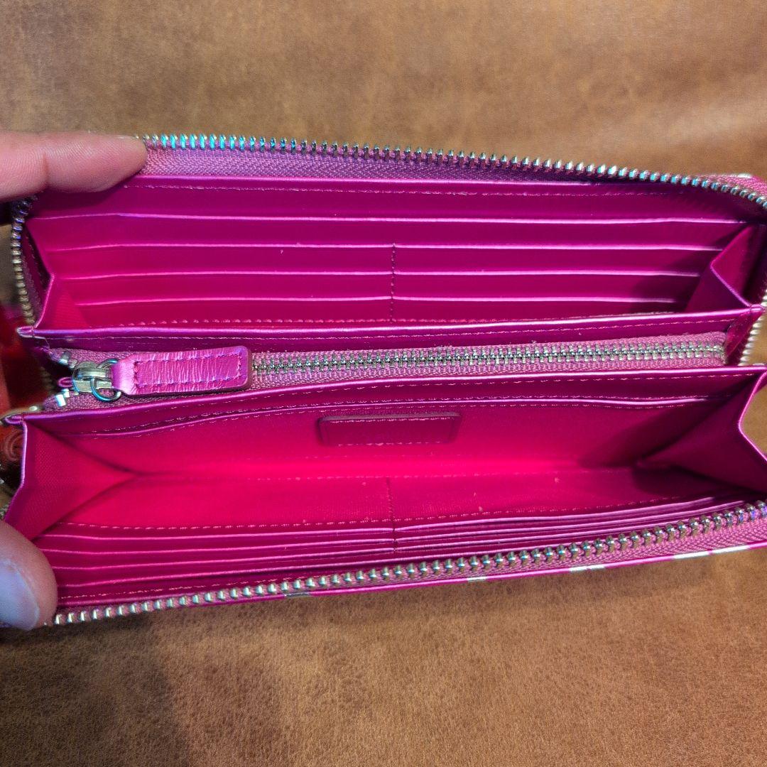 お正月最終セール VivienneWestwood長財布ハートチャーム付き