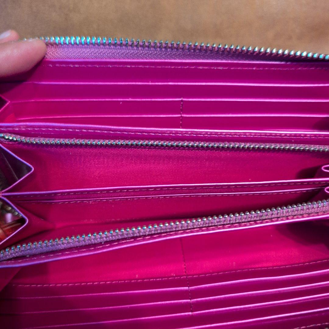 お正月最終セール VivienneWestwood長財布ハートチャーム付き