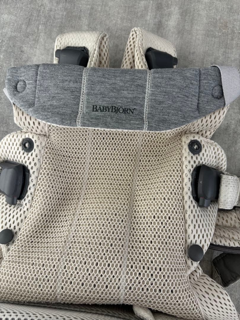 【美品】BABYBJÖRN HARMONY 抱っこ紐 クリーム色