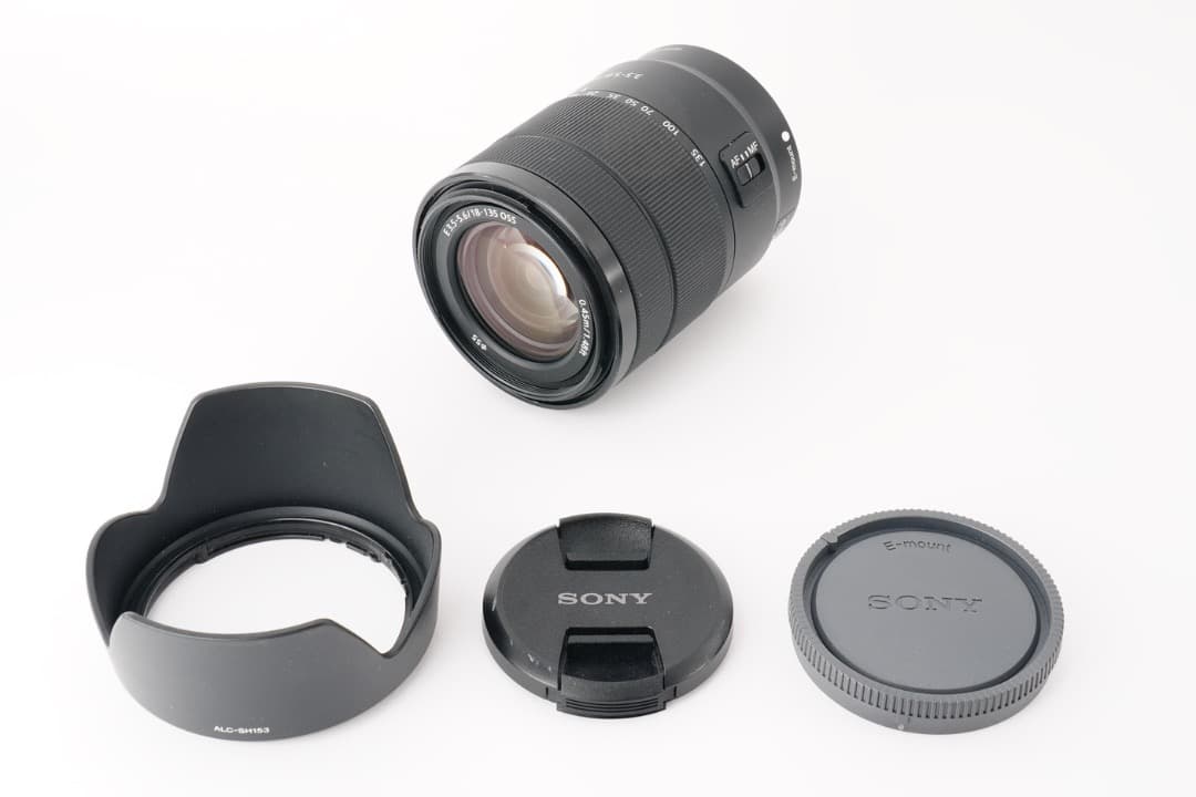 【ほぼ新品】SONY 高倍率ズーム SEL18135 フードキャップ付き