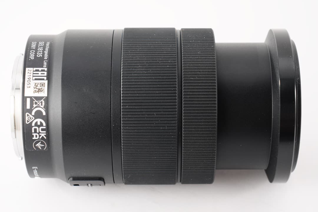 【ほぼ新品】SONY 高倍率ズーム SEL18135 フードキャップ付き
