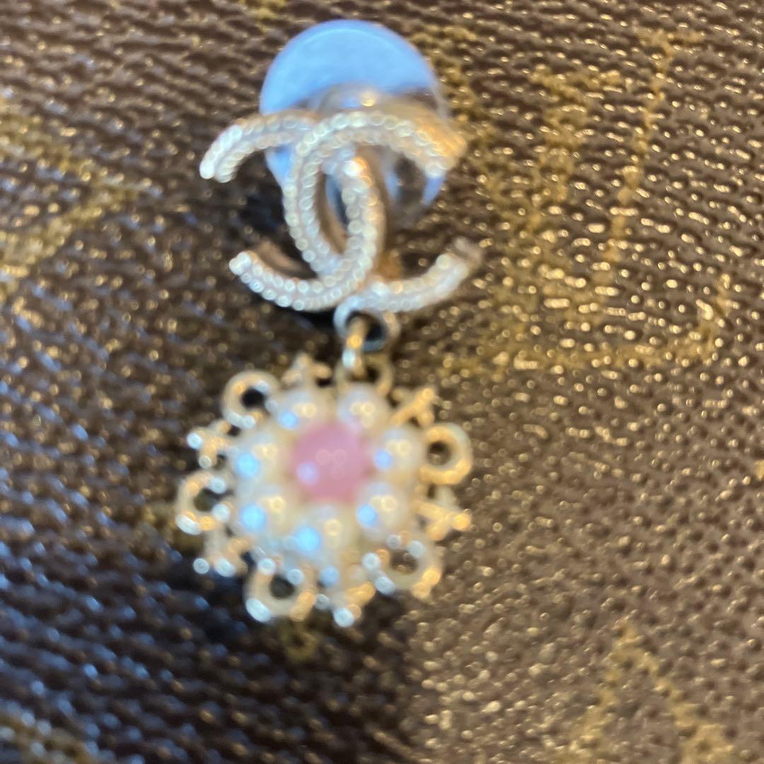 Chanel フラワーモチーフ ピアス(片耳)