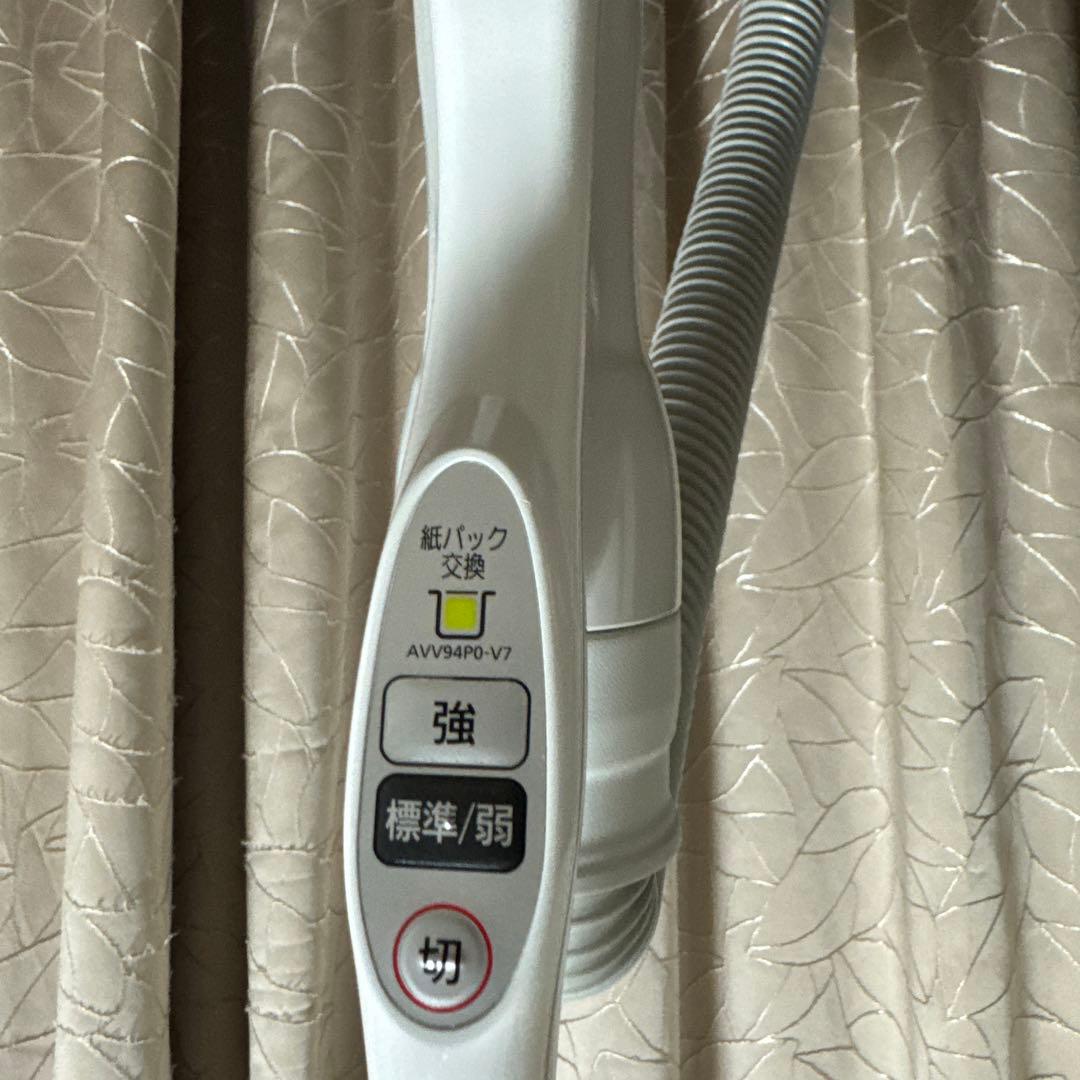 【美品】2023年製　Panasonic掃除機