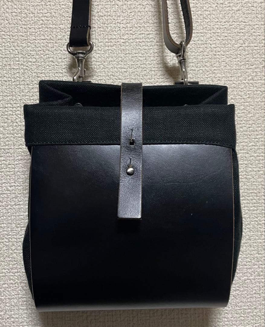 y's ワイズヨウジヤマモト　レザーブラックショルダーバッグ