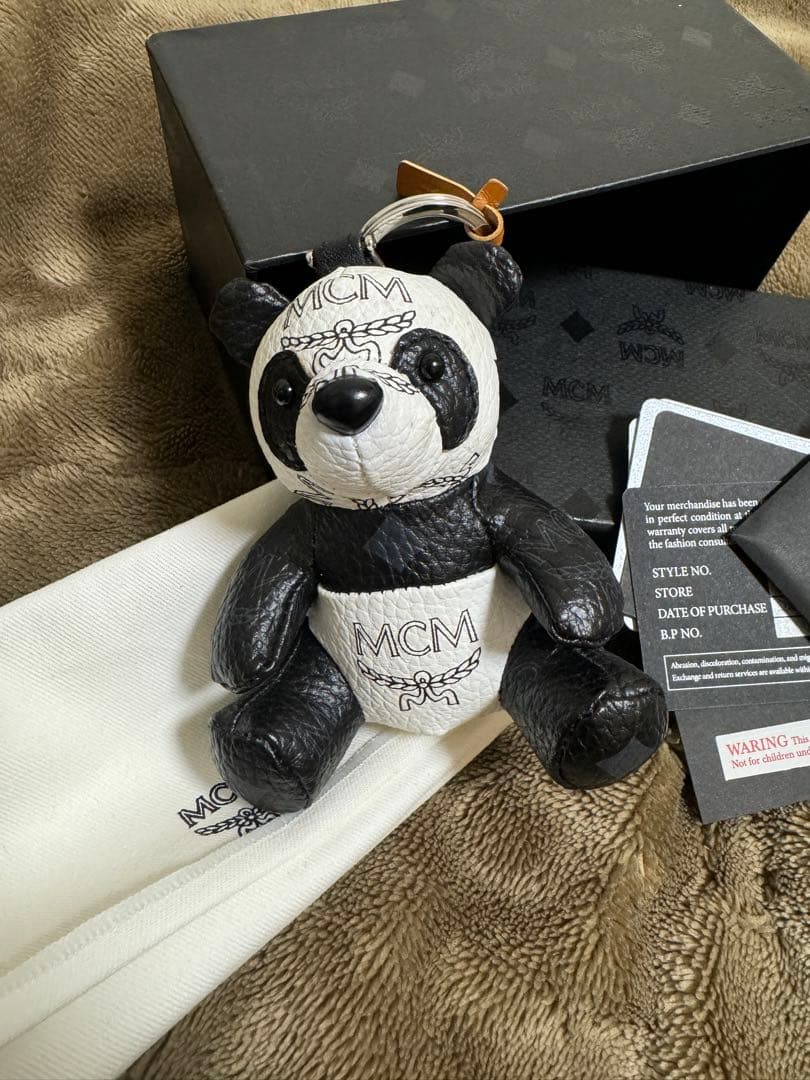 MCM キーホルダー バッグチャーム パンダ