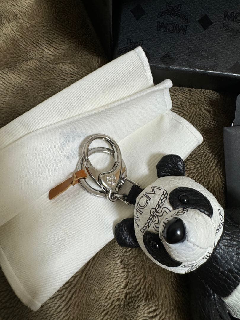 MCM キーホルダー バッグチャーム パンダ