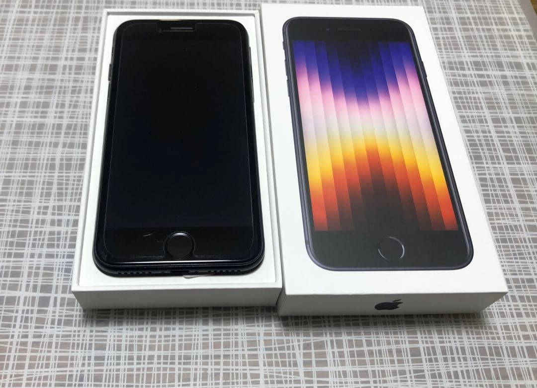 iPhone SE (第3世代) 本体 箱付きバッテリー交換100% 画面新品